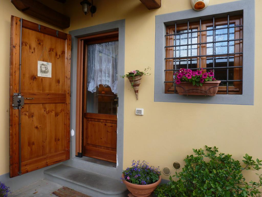 Suite "La Badia" Scandicci Szoba fotó