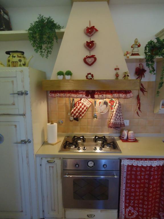 Suite "La Badia" Scandicci Szoba fotó
