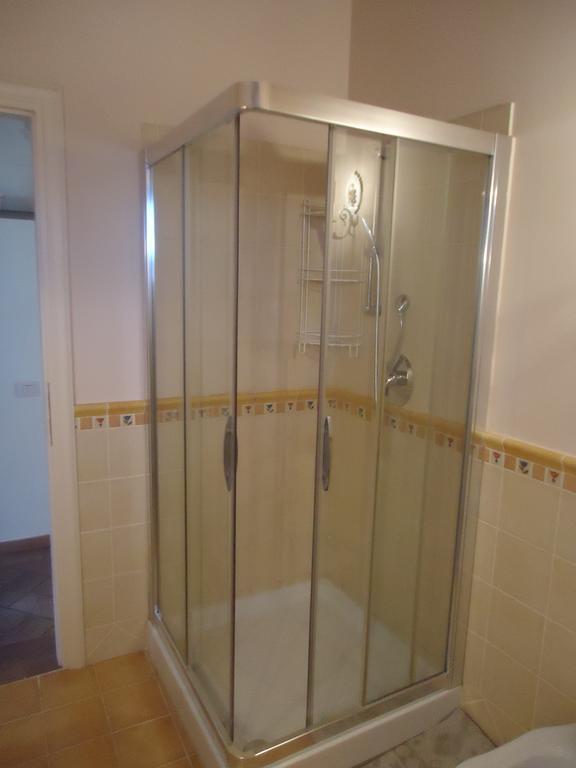 Suite "La Badia" Scandicci Szoba fotó