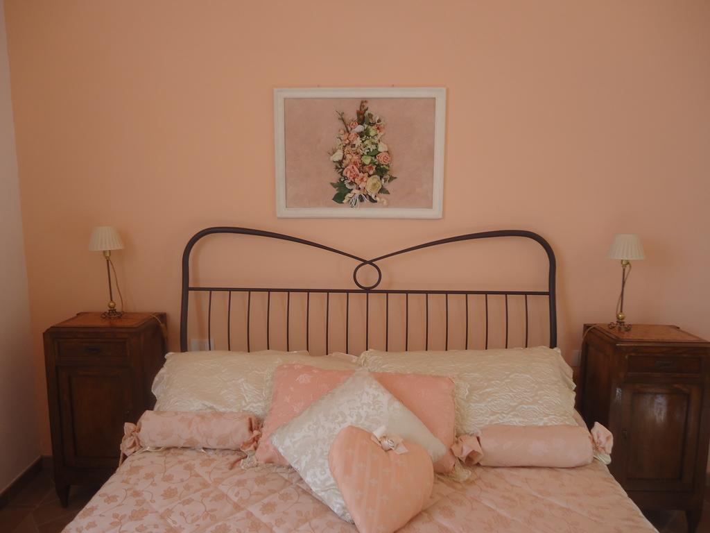 Suite "La Badia" Scandicci Szoba fotó